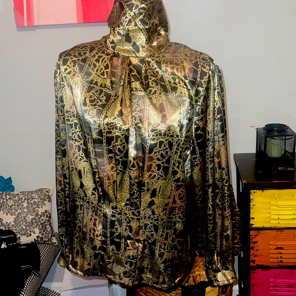 lightweight , ultra soft & flattering button down shirt blouse featuring puffy,